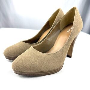FIONI Clothing Tan Platform Pump Heels